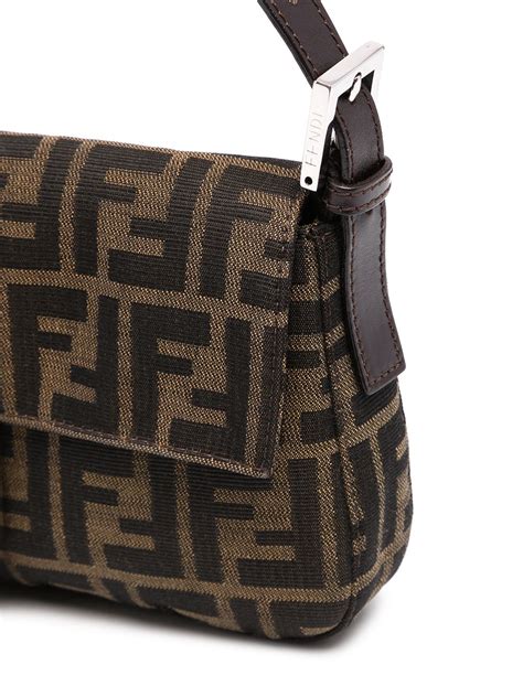 pochette fendi classica